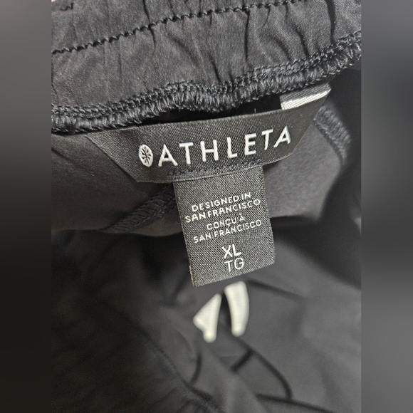 Athleta Short - Picture 4 of 5